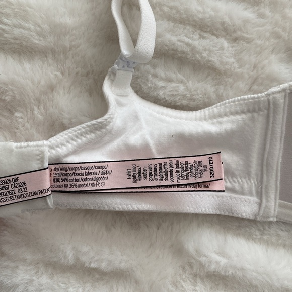 Victoria’s Secret t-shirt lightly lined wireless bra 32DD - Picture 6 of 6
